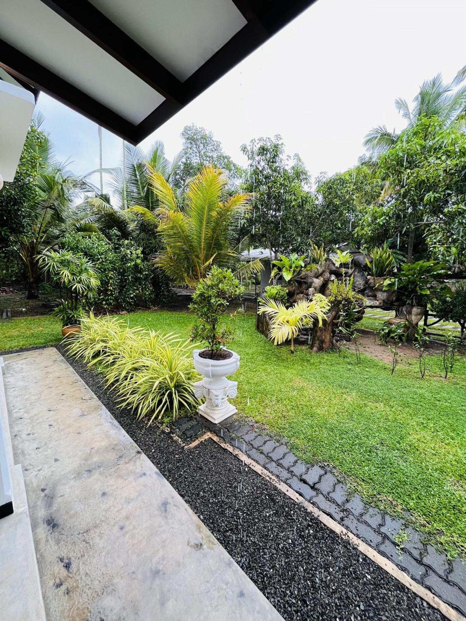 Villa Green Space Matara Buitenkant foto